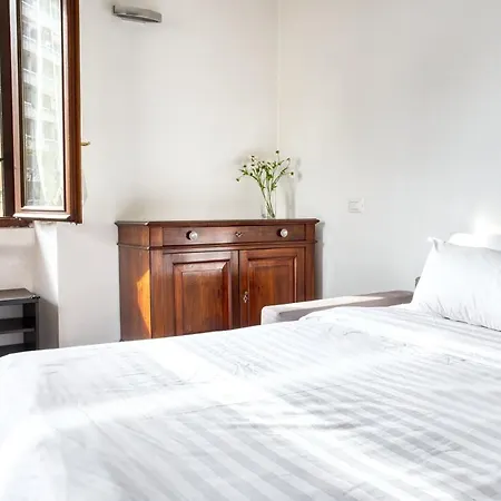 Joivy Classic Flat With Balcony * Milan