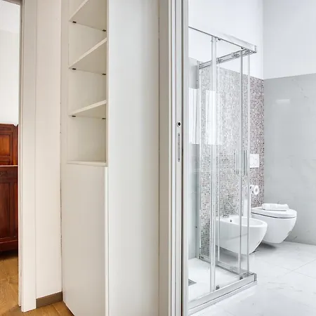 Joivy Classic Flat With Balcony Milan