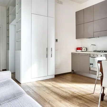 Joivy Classic Flat With Balcony Милан