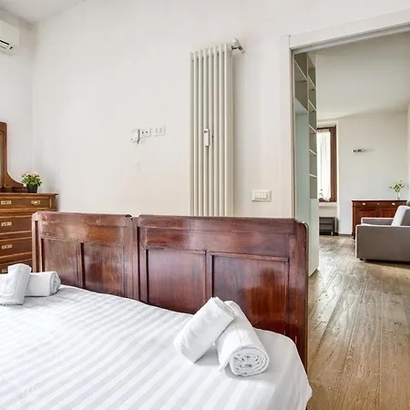 Joivy Classic Flat With Balcony * Милан